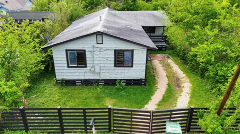 4909 Falls St, Houston, TX 77026