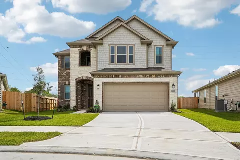 1403 Grand Olympia Dr, Fresno, TX 77545