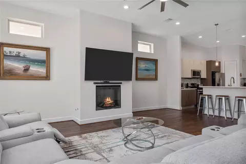 9406 Glenfield Ct, Houston, TX 77096