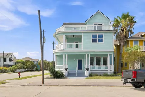 2326 Bernardo De Galvez, Galveston, TX 77550