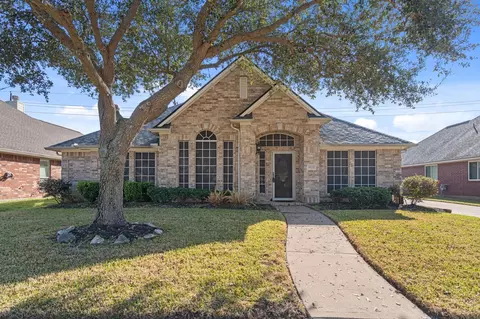 9122 Sunny Ridge Dr, Houston, TX 77095