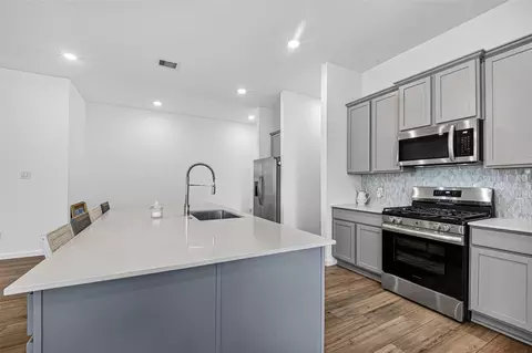 Kitchen - 29014 Red Loop Dr, New Caney, TX 77357 photo 3 of 4