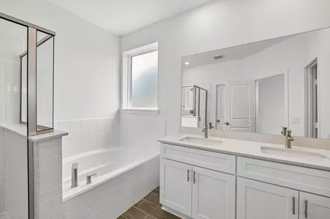 Bath - 318 Ruby Ford Dr, Cove, TX 77523 photo 1 of 2