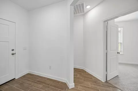 Entry Way - 318 Ruby Ford Dr, Cove, TX 77523 photo 2 of 4