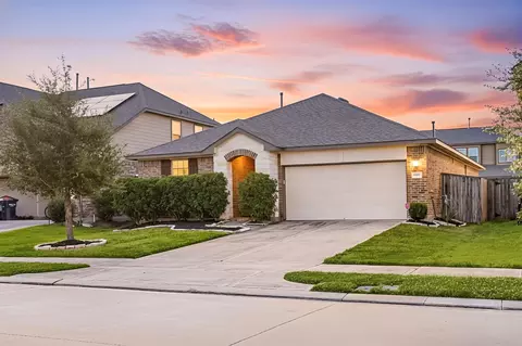 9415 Summer River Dr, Richmond, TX 77406