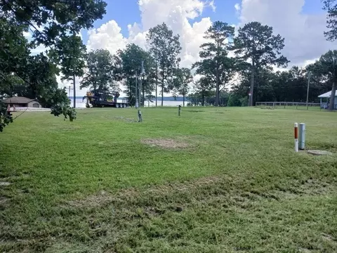 242 Palmetto Dr, Livingston, TX 77351
