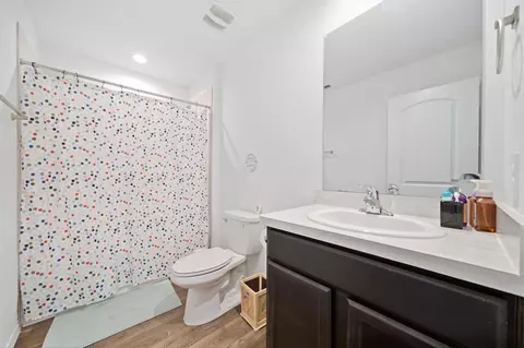 Bath - 2423 Dancing Pine Dr, Spring, TX 77373 photo 2 of 2