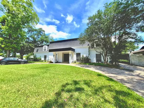 5330 Braesheather Dr, Houston, TX 77096