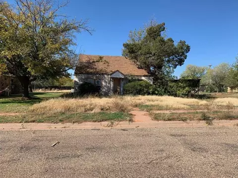 817 Miller Ave, Spur, TX 79370
