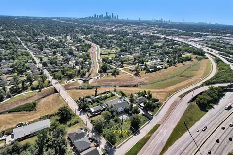 5025 Falls St, Houston, TX 77026