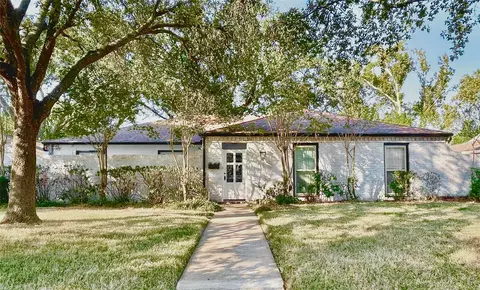 10010 Burgoyne Rd, Houston, TX 77042