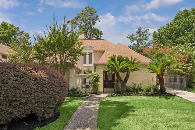 3902 Holder Forest Dr, Houston, TX 77088