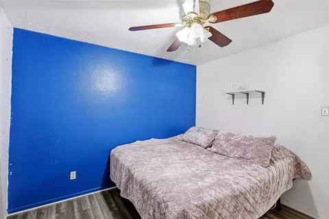 Bedroom - 2802 Comanche St, Beeville, TX 78102 photo 6 of 10