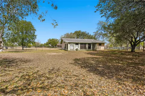 Exterior - 2802 Comanche St, Beeville, TX 78102 photo 4 of 6