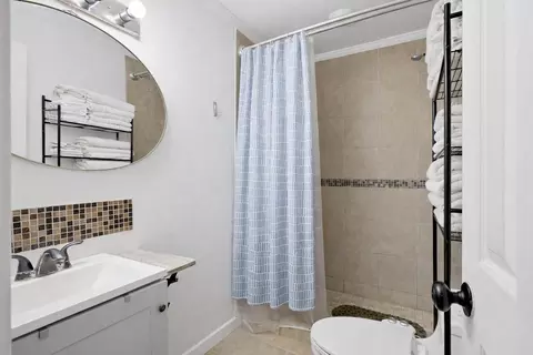 Bath - 2802 Comanche St, Beeville, TX 78102 photo 3 of 4