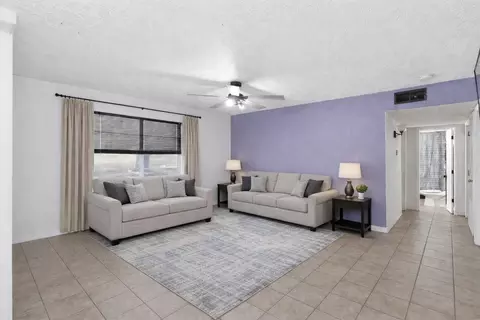 Living - 2802 Comanche St, Beeville, TX 78102 photo 1 of 1