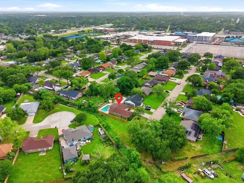 5424 Bramble Ln, Dickinson, TX 77539