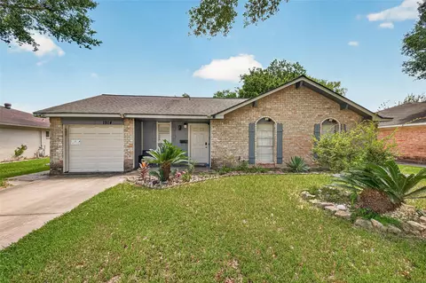 1914 Oaklawn St, Sugar Land, TX 77498