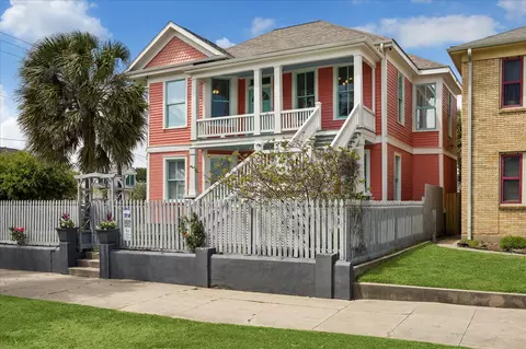 724 Broadway St, Galveston, TX 77550