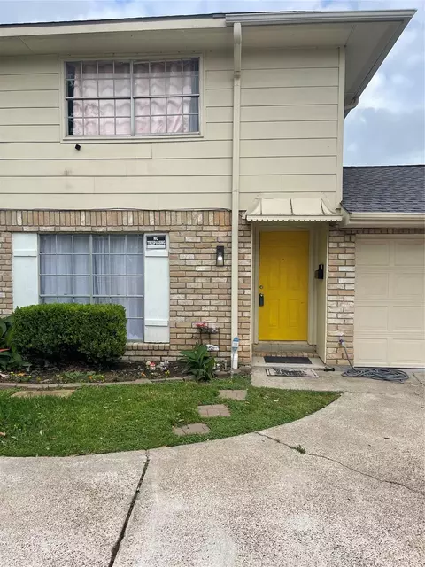 17119 Blackhawk Blvd, Friendswood, TX 77546