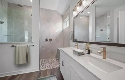 Bath - 406 Ruby Ford Dr, Cove, TX 77523 photo 1 of 1