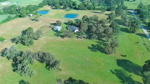 12 Harding Rd, Huntsville, TX 77340