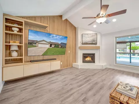 109 Country Ln, League City, TX 77573