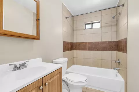 Bath - 14236 E Ravine Run, Willis, TX 77318 photo 1 of 2