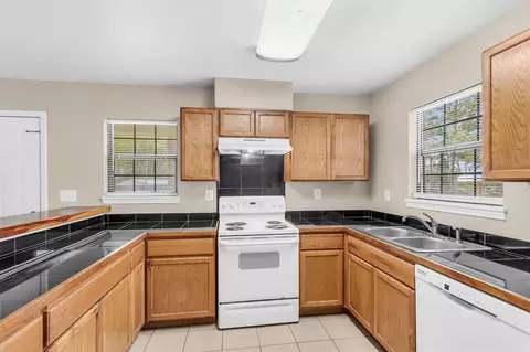 Kitchen - 14236 E Ravine Run, Willis, TX 77318 photo 2 of 2