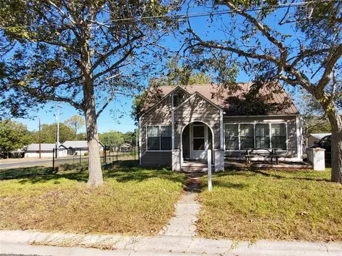 617 Black St, Schulenburg, TX 78956 photo 1