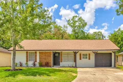 2112 Walnut Ln, Pasadena, TX 77502 photo 1