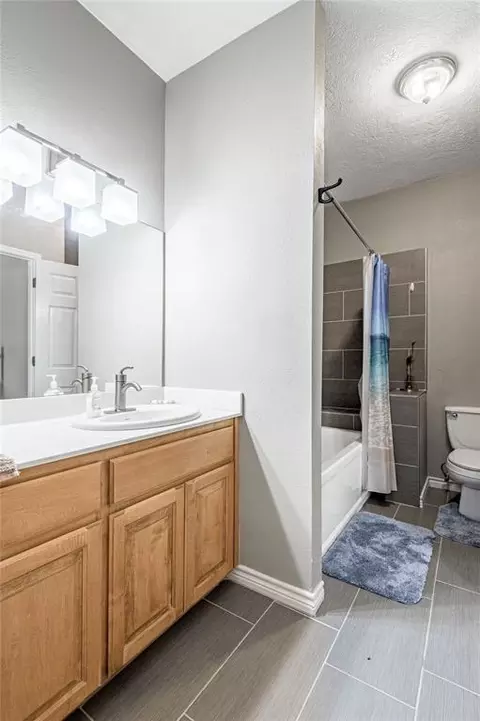 Bath - 22 Greenway Dr, Trinity, TX 75862 photo 2 of 3