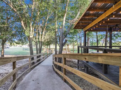 1010 Kilgore Rd, Baytown, TX 77520