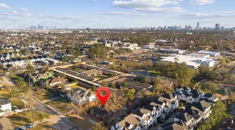 7921 Westwood Dr, Houston, TX 77055