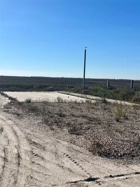 1267 N Tinkle Ln, Crystal Beach, TX 77650