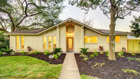 5730 Birdwood Rd, Houston, TX 77096