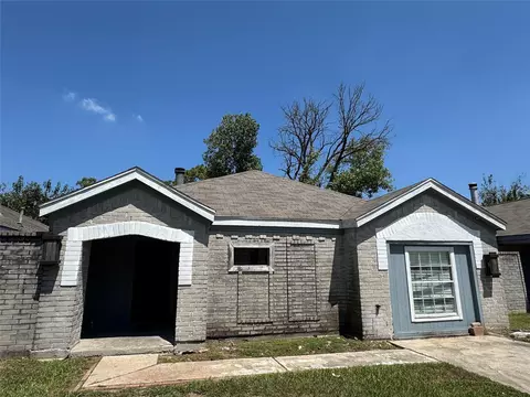 11839 Greencanyon Dr, Houston, TX 77044