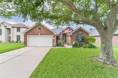 210 Jamie Ct, La Porte, TX 77571