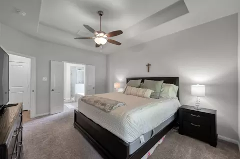 Bedroom - 6185 White Oak Leaf Loop, Conroe, TX 77303 photo 2 of 9