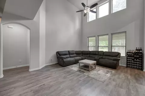 Living - 6185 White Oak Leaf Loop, Conroe, TX 77303 photo 2 of 2