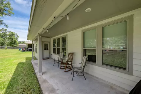 Exterior - 6185 White Oak Leaf Loop, Conroe, TX 77303 photo 3 of 9