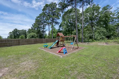 Exterior - 6185 White Oak Leaf Loop, Conroe, TX 77303 photo 8 of 9