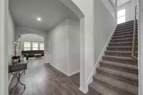Entry Way - 6185 White Oak Leaf Loop, Conroe, TX 77303 photo 3 of 14