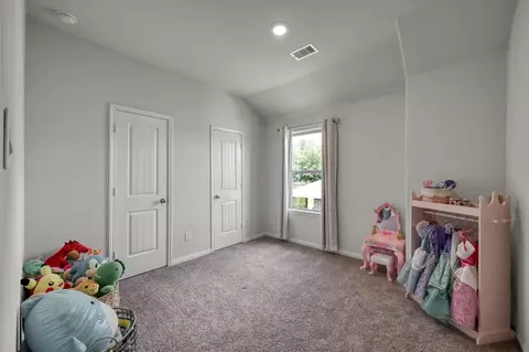 Bedroom - 6185 White Oak Leaf Loop, Conroe, TX 77303 photo 8 of 9