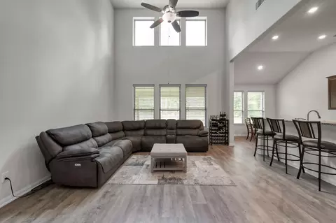 Living - 6185 White Oak Leaf Loop, Conroe, TX 77303 photo 1 of 2