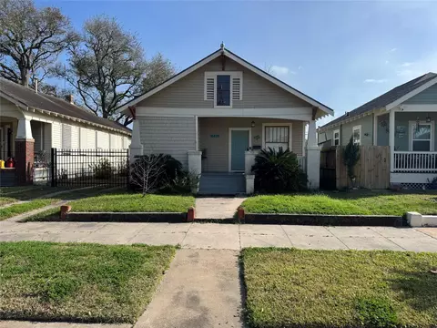 4419 Avenue Q 12, Galveston, TX 77550