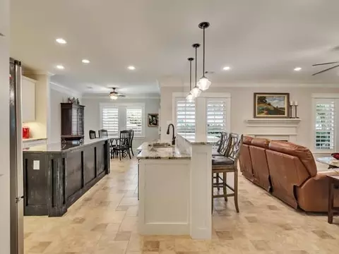 Kitchen - 9 Robin Trl, Conroe, TX 77304 photo 2 of 6
