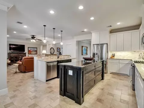 Kitchen - 9 Robin Trl, Conroe, TX 77304 photo 1 of 6