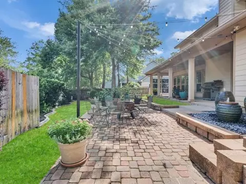 Exterior - 9 Robin Trl, Conroe, TX 77304 photo 1 of 7