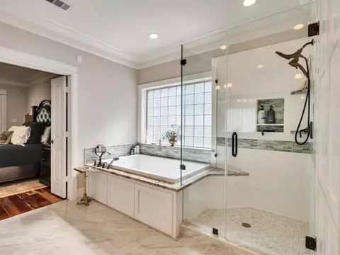 Bath - 9 Robin Trl, Conroe, TX 77304 photo 4 of 6